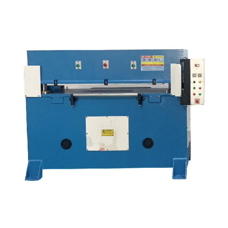 Automatisk termoformning av hydraulisk skärmaskin